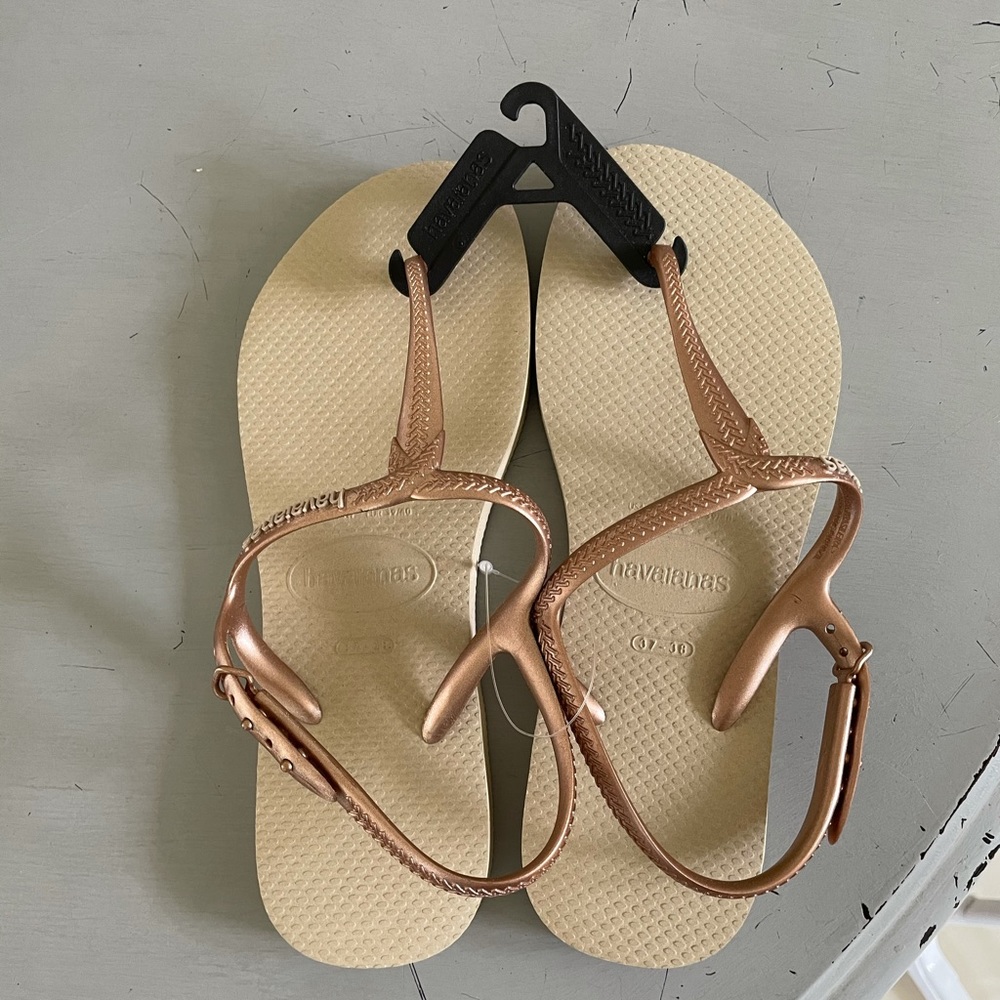 Havaianas sandals 37-38 NWT